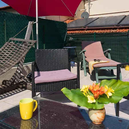Appartement 2p. Avec Grande Terrase A Antibes